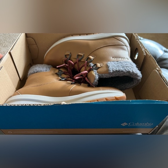 New In Box!! Women’s Columbia Boot In Cognac Size 8 - Picture 14 of 14